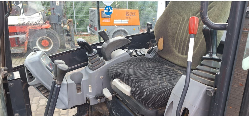 Kubota KX018-4 - حفارة مُصَّغرة: صورة 5 Kubota KX018-4 - حفارة مُصَّغرة: صورة 5