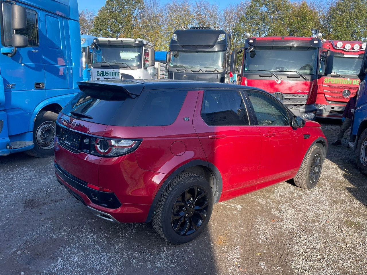 Land Rover Discovery Sport HSE - سيارة دفع رباعي: صورة 3 Land Rover Discovery Sport HSE - سيارة دفع رباعي: صورة 3