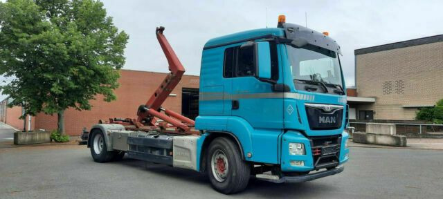 MAN TGS 18.440 Abroller mit Funk +Kran vor. - شاحنة ذات خطاف, شاحنة كرين: صورة 2 MAN TGS 18.440 Abroller mit Funk +Kran vor. - شاحنة ذات خطاف, شاحنة كرين: صورة 2