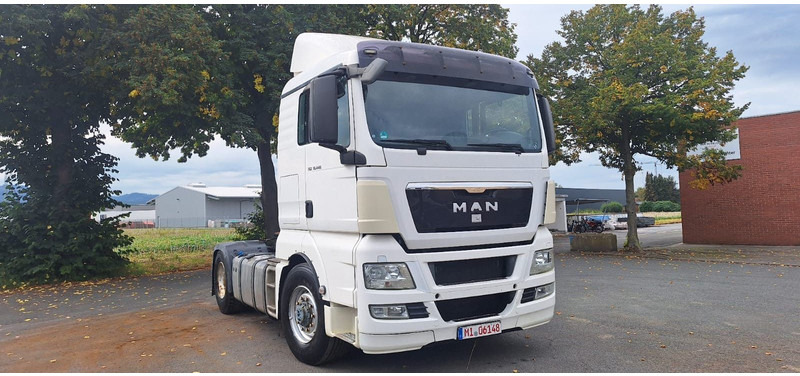 MAN TGX18.440H 4x4 SZM Kipphydraulik - وحدة جر: صورة 1 MAN TGX18.440H 4x4 SZM Kipphydraulik - وحدة جر: صورة 1
