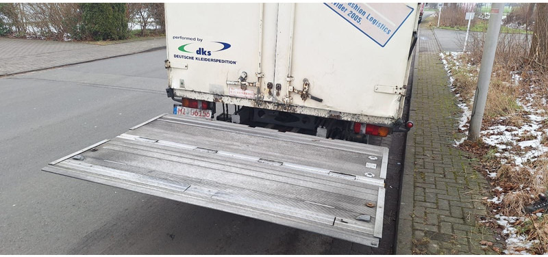 Mercedes-Benz 1222 Atego Koffer mit LBW Klima - شاحنة مقفلة: صورة 4 Mercedes-Benz 1222 Atego Koffer mit LBW Klima - شاحنة مقفلة: صورة 4