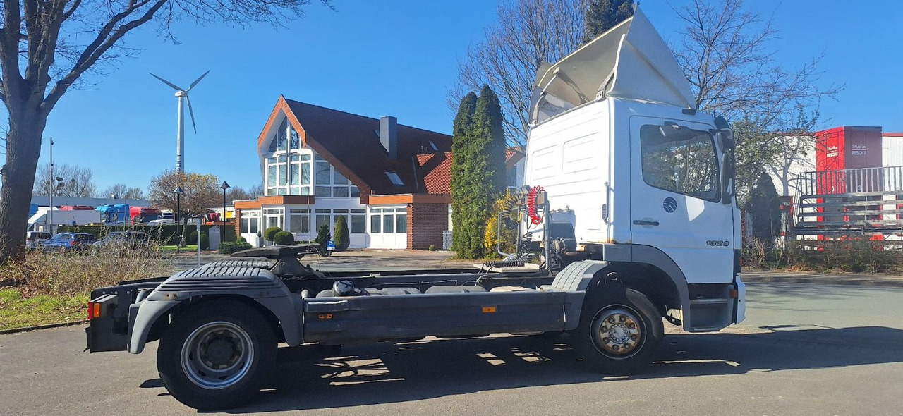Mercedes-Benz 1328 SZM Atego - وحدة جر: صورة 3 Mercedes-Benz 1328 SZM Atego - وحدة جر: صورة 3