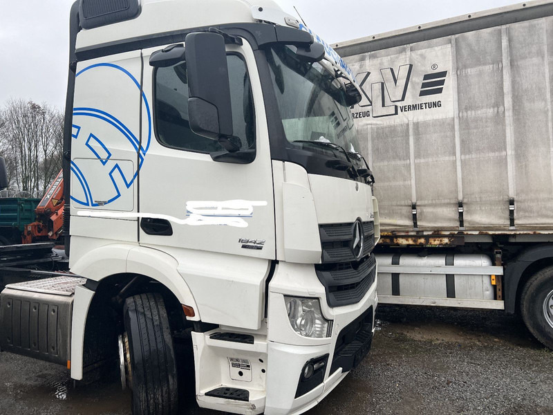 Mercedes-Benz 1842 LS Actros 1-Hand - وحدة جر: صورة 2 Mercedes-Benz 1842 LS Actros 1-Hand - وحدة جر: صورة 2
