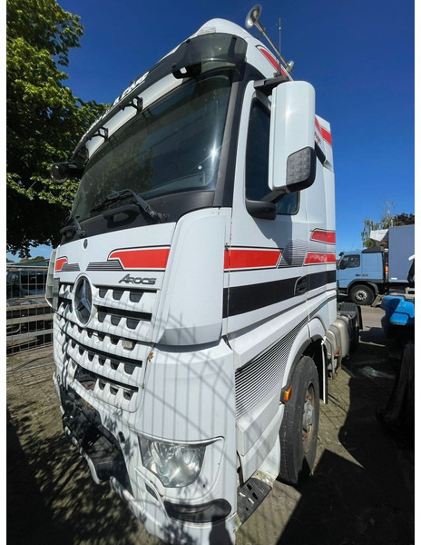 Mercedes-Benz 1845MP4 HD 4x4 - وحدة جر: صورة 1 Mercedes-Benz 1845MP4 HD 4x4 - وحدة جر: صورة 1