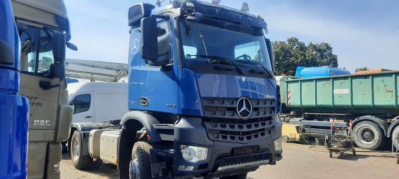 Mercedes-Benz 2043 Arocs 4x4 - وحدة جر: صورة 2 Mercedes-Benz 2043 Arocs 4x4 - وحدة جر: صورة 2