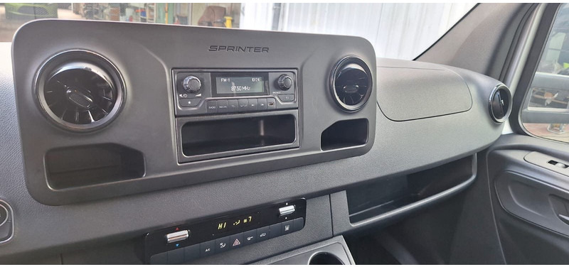 Mercedes-Benz 315 317 319 Sprinter III Koffer - شاحنة مغلقة الصندوق: صورة 5 Mercedes-Benz 315 317 319 Sprinter III Koffer - شاحنة مغلقة الصندوق: صورة 5