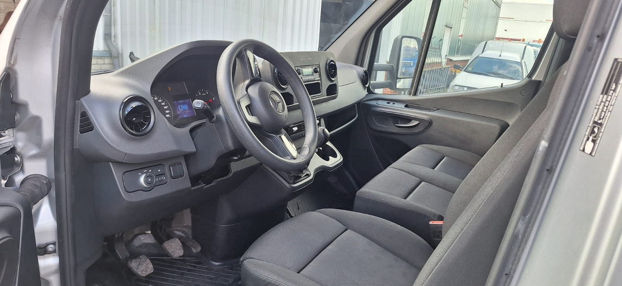 Mercedes-Benz 315 317 319 Sprinter III Koffer - شاحنة مغلقة الصندوق: صورة 4 Mercedes-Benz 315 317 319 Sprinter III Koffer - شاحنة مغلقة الصندوق: صورة 4
