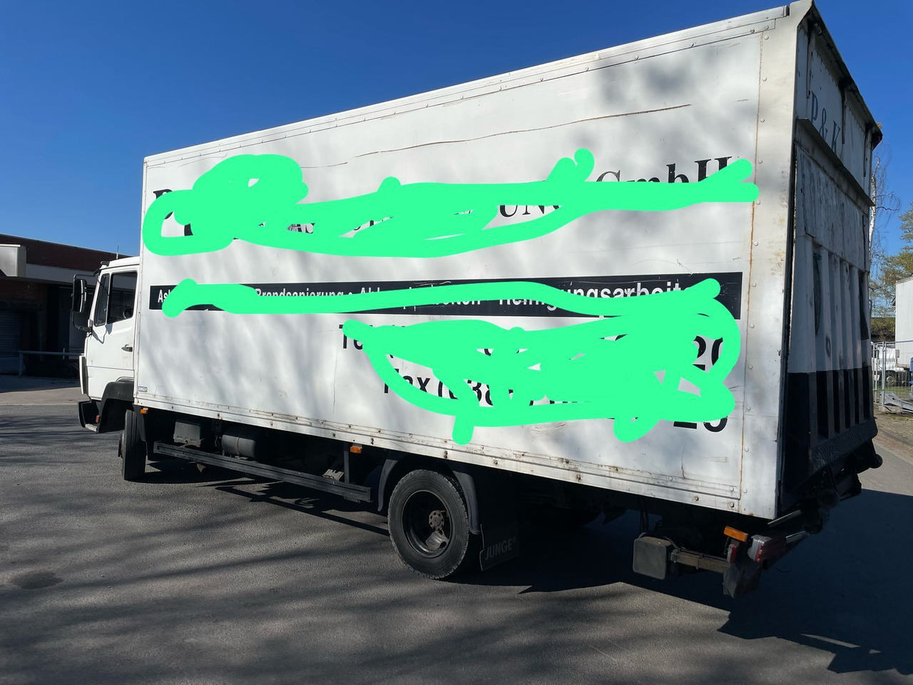 Mercedes-Benz 811 Koffer Blatt/Blatt Gefedert - شاحنة مغلقة الصندوق: صورة 5 Mercedes-Benz 811 Koffer Blatt/Blatt Gefedert - شاحنة مغلقة الصندوق: صورة 5