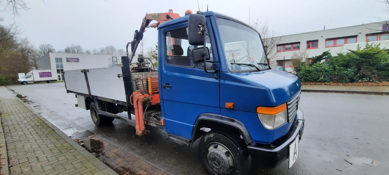 Mercedes-Benz 814 Pritsche mit Kran+Greifer - شاحنة مفتوحة: صورة 4 Mercedes-Benz 814 Pritsche mit Kran+Greifer - شاحنة مفتوحة: صورة 4