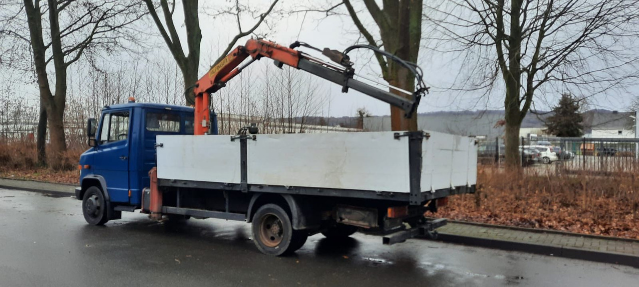 Mercedes-Benz 814 Pritsche mit Kran+Greifer - شاحنة مفتوحة: صورة 2 Mercedes-Benz 814 Pritsche mit Kran+Greifer - شاحنة مفتوحة: صورة 2