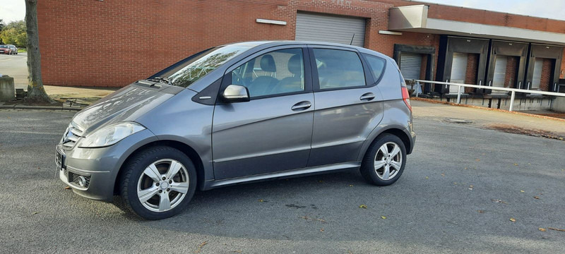 Mercedes-Benz A-Klasse 180 A 180 CDI AVANTGARDE - سيارة: صورة 2 Mercedes-Benz A-Klasse 180 A 180 CDI AVANTGARDE - سيارة: صورة 2
