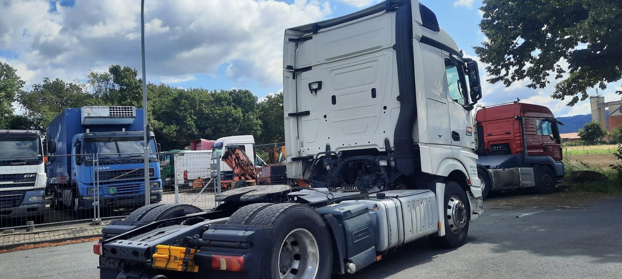 Mercedes-Benz Actros 1843LS Stream Space Kompressor:D9000 - وحدة جر: صورة 4 Mercedes-Benz Actros 1843LS Stream Space Kompressor:D9000 - وحدة جر: صورة 4