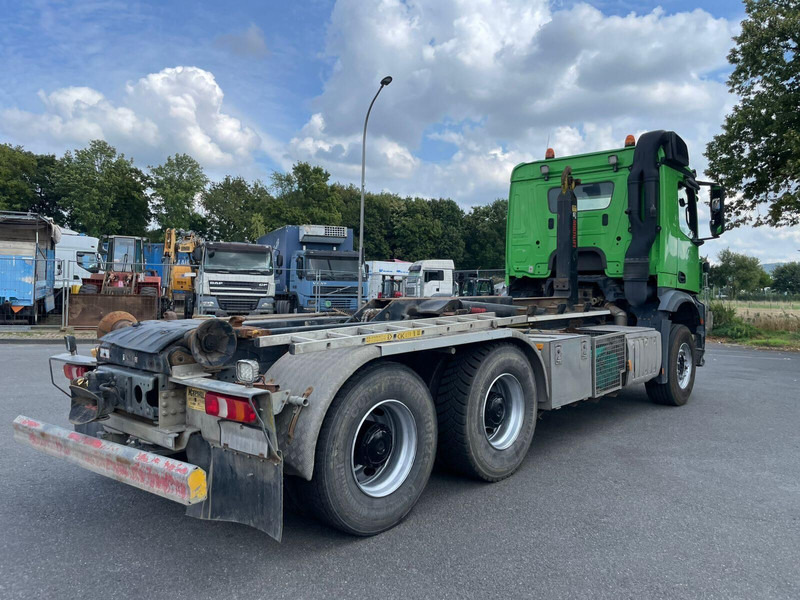 Mercedes-Benz Arocs 2643 - شاحنة ذات خطاف: صورة 4 Mercedes-Benz Arocs 2643 - شاحنة ذات خطاف: صورة 4