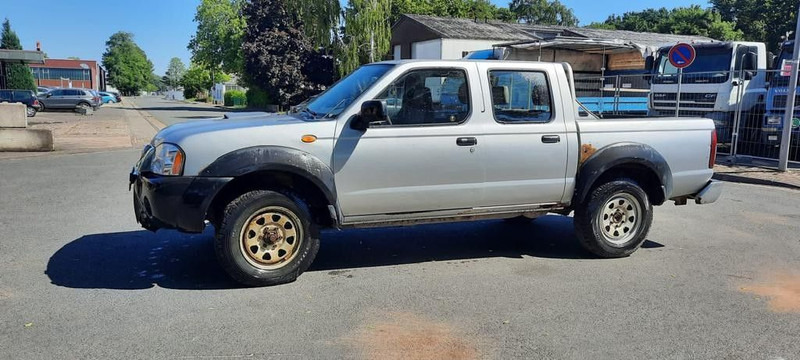 Nissan Pickup Doka - شاحنة البيك أب: صورة 2 Nissan Pickup Doka - شاحنة البيك أب: صورة 2