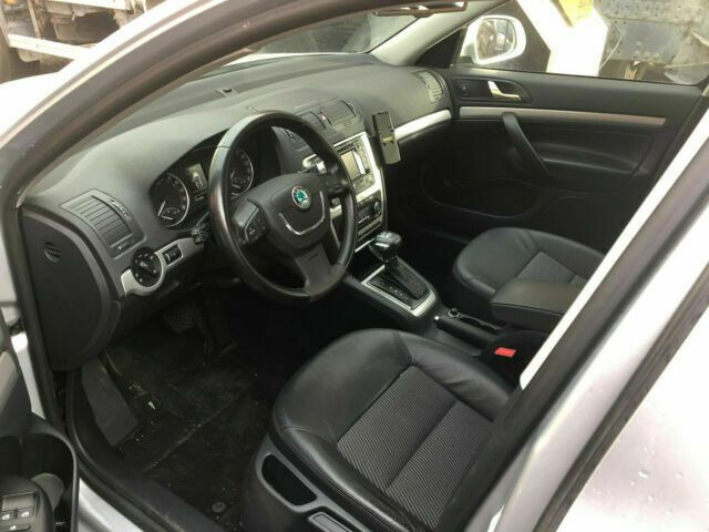Skoda Octavia Scout Vollausst. 105 KW - سيارة: صورة 4 Skoda Octavia Scout Vollausst. 105 KW - سيارة: صورة 4