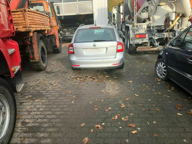 Skoda Octavia Scout Vollausst. 105 KW - سيارة: صورة 3 Skoda Octavia Scout Vollausst. 105 KW - سيارة: صورة 3