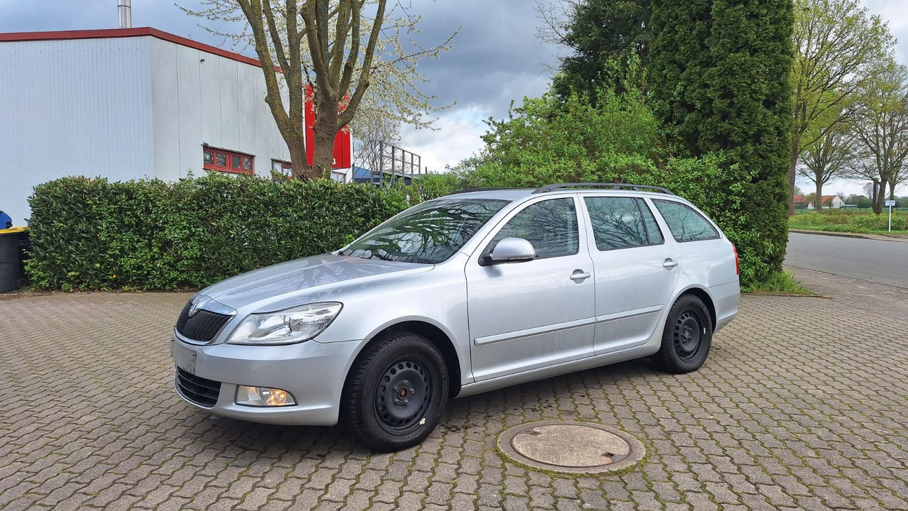 Skoda Octavia - سيارة: صورة 2 Skoda Octavia - سيارة: صورة 2