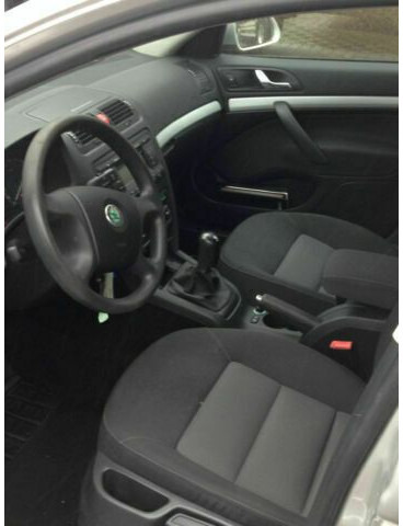 Škoda Skoda Octaviat Vollausst. 105 KW - سيارة ستيشن: صورة 4 Škoda Skoda Octaviat Vollausst. 105 KW - سيارة ستيشن: صورة 4