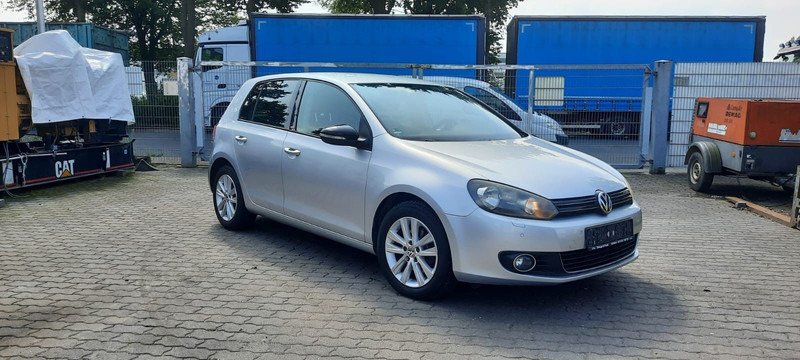 Volkswagen Golf - سيارة: صورة 1 Volkswagen Golf - سيارة: صورة 1