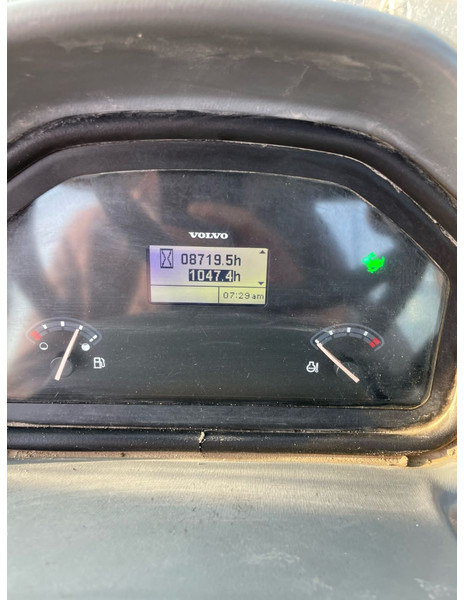 اللودر بعجل Volvo L30G: صورة 6