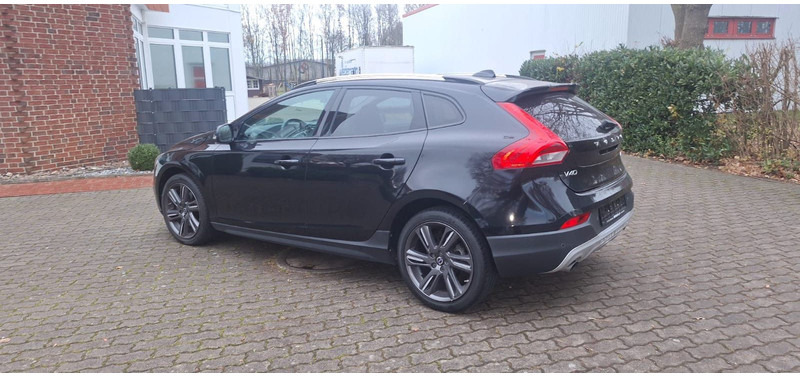 Volvo V40 Cross Country You! - سيارة: صورة 5 Volvo V40 Cross Country You! - سيارة: صورة 5