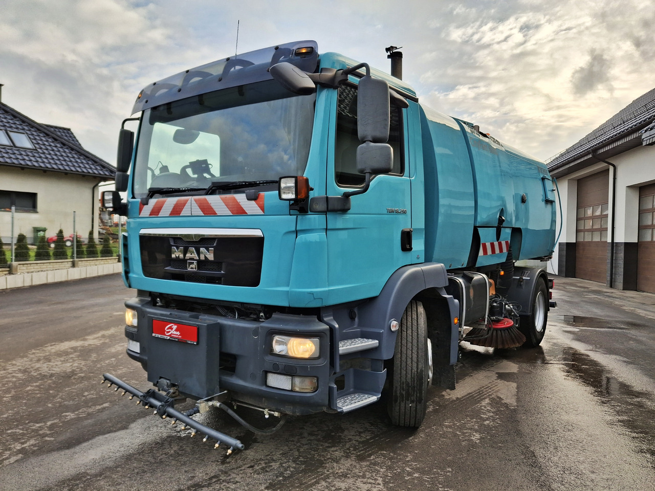 MAN 18.290 Zamiatarka Kehrmaschine BUCHER PM10 L/R Karcher - سياره كنس شوارع: صورة 2 MAN 18.290 Zamiatarka Kehrmaschine BUCHER PM10 L/R Karcher - سياره كنس شوارع: صورة 2