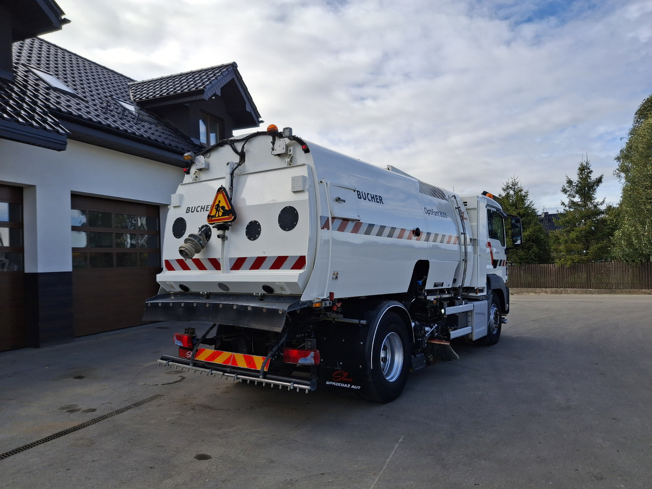 MAN TGS 18.320 Zamiatarka Kehrmaschine BUCHER OptiFant 8000 Karcher Euro 6 PM10 L/R Hochdruckreinigung - سياره كنس شوارع: صورة 4 MAN TGS 18.320 Zamiatarka Kehrmaschine BUCHER OptiFant 8000 Karcher Euro 6 PM10 L/R Hochdruckreinigung - سياره كنس شوارع: صورة 4