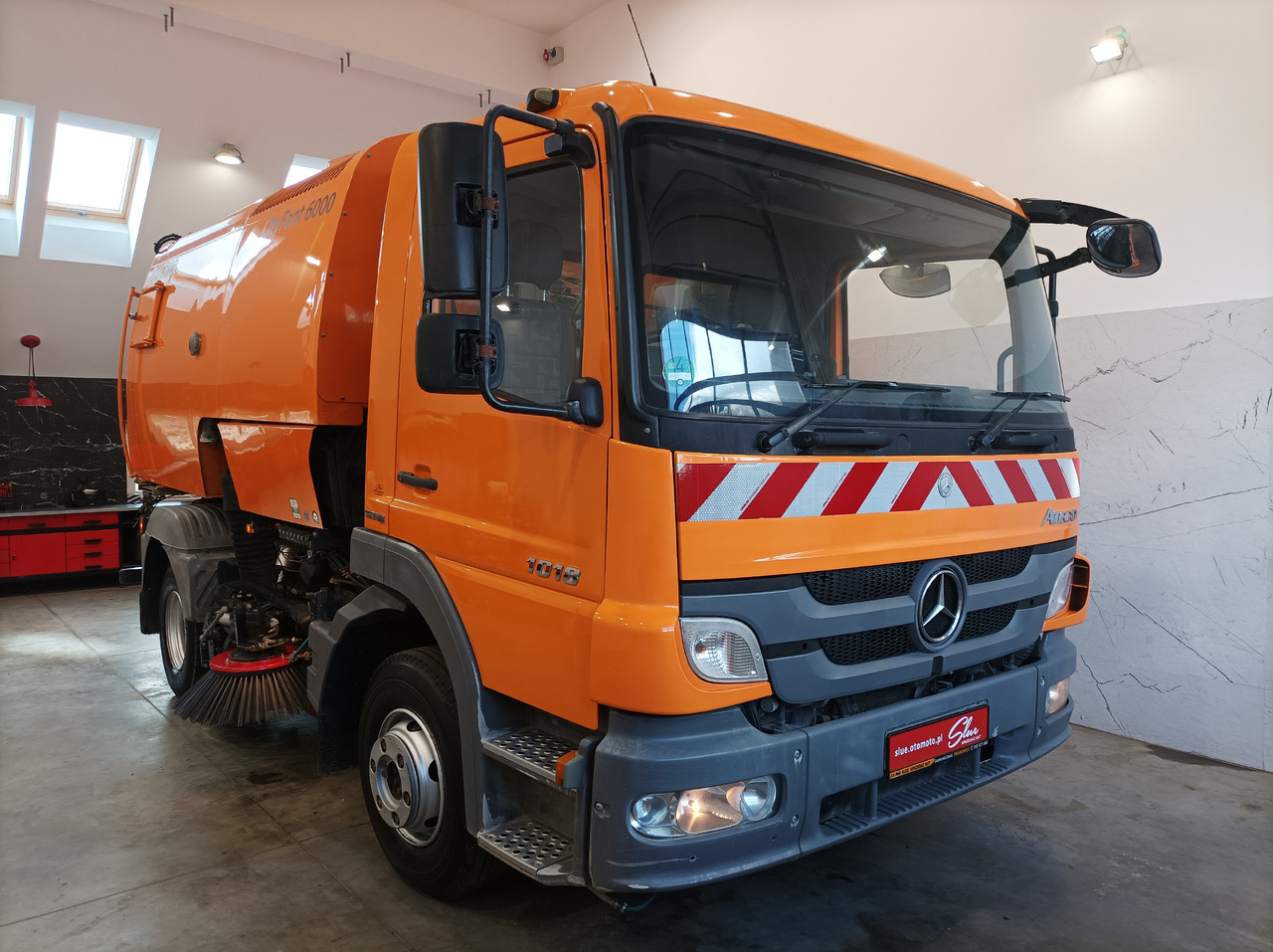 MERCEDES-BENZ Atego 1018 Zamiatarka Kehrmaschine BUCHER Szczotki L/R PM10 2 Silniki 2012r - سياره كنس شوارع: صورة 1 MERCEDES-BENZ Atego 1018 Zamiatarka Kehrmaschine BUCHER Szczotki L/R PM10 2 Silniki 2012r - سياره كنس شوارع: صورة 1