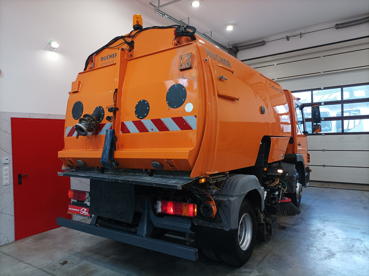 MERCEDES-BENZ Atego 1018 Zamiatarka Kehrmaschine BUCHER Szczotki L/R PM10 2 Silniki 2012r - سياره كنس شوارع: صورة 4 MERCEDES-BENZ Atego 1018 Zamiatarka Kehrmaschine BUCHER Szczotki L/R PM10 2 Silniki 2012r - سياره كنس شوارع: صورة 4