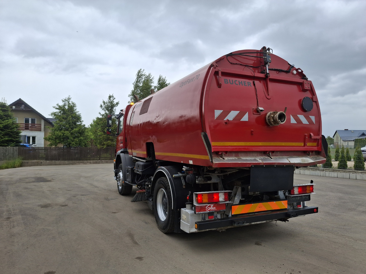 MERCEDES-BENZ Axor 1829 Zamiatarka Kehrmaschine BUCHER 2 Motoren Karcher PM10 Odchwaszczarka Sweeper - سياره كنس شوارع: صورة 3 MERCEDES-BENZ Axor 1829 Zamiatarka Kehrmaschine BUCHER 2 Motoren Karcher PM10 Odchwaszczarka Sweeper - سياره كنس شوارع: صورة 3