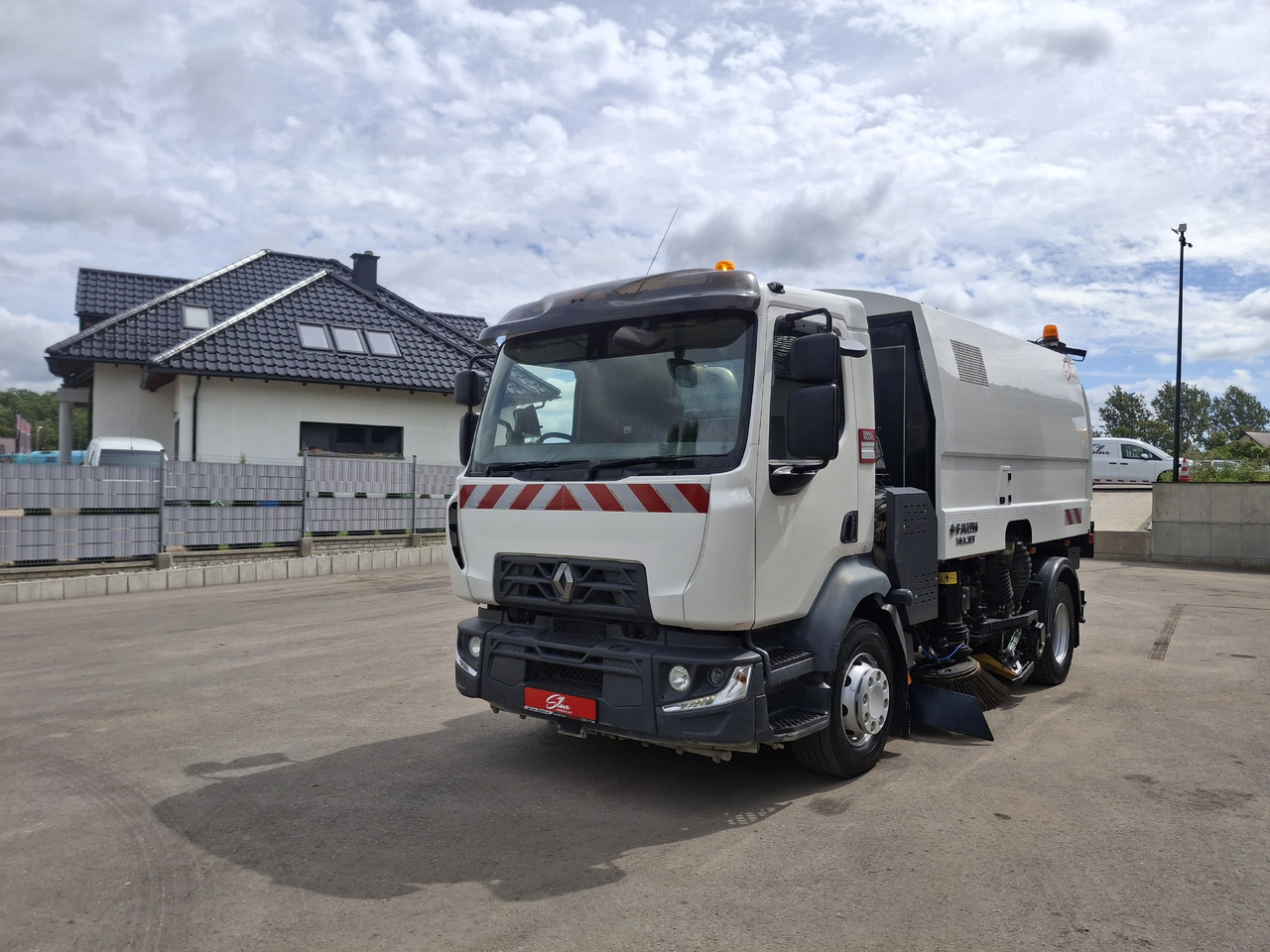 RENAULT D16 Zamiatarka Kehrmaschine FAUN Euro 6 PM10 Szczotki L/R Karcher Rura Do Liści 2 Motoren - سياره كنس شوارع: صورة 2 RENAULT D16 Zamiatarka Kehrmaschine FAUN Euro 6 PM10 Szczotki L/R Karcher Rura Do Liści 2 Motoren - سياره كنس شوارع: صورة 2