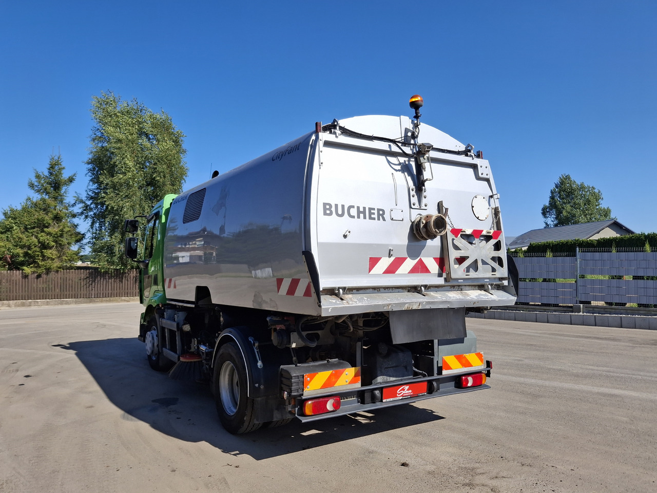 RENAULT Middlum 270 DXI Zamiatarka Kehrmaschine BUCHER Karcher L/R 2 Silniki 2 Motoren - سياره كنس شوارع: صورة 3 RENAULT Middlum 270 DXI Zamiatarka Kehrmaschine BUCHER Karcher L/R 2 Silniki 2 Motoren - سياره كنس شوارع: صورة 3