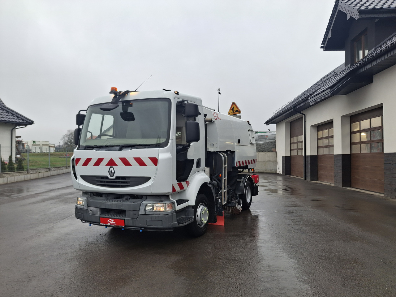 RENAULT Midlum 220 Zamiatarka Kehrmaschine Johnston 2 Motoren Szczotki L/R - سياره كنس شوارع: صورة 2 RENAULT Midlum 220 Zamiatarka Kehrmaschine Johnston 2 Motoren Szczotki L/R - سياره كنس شوارع: صورة 2