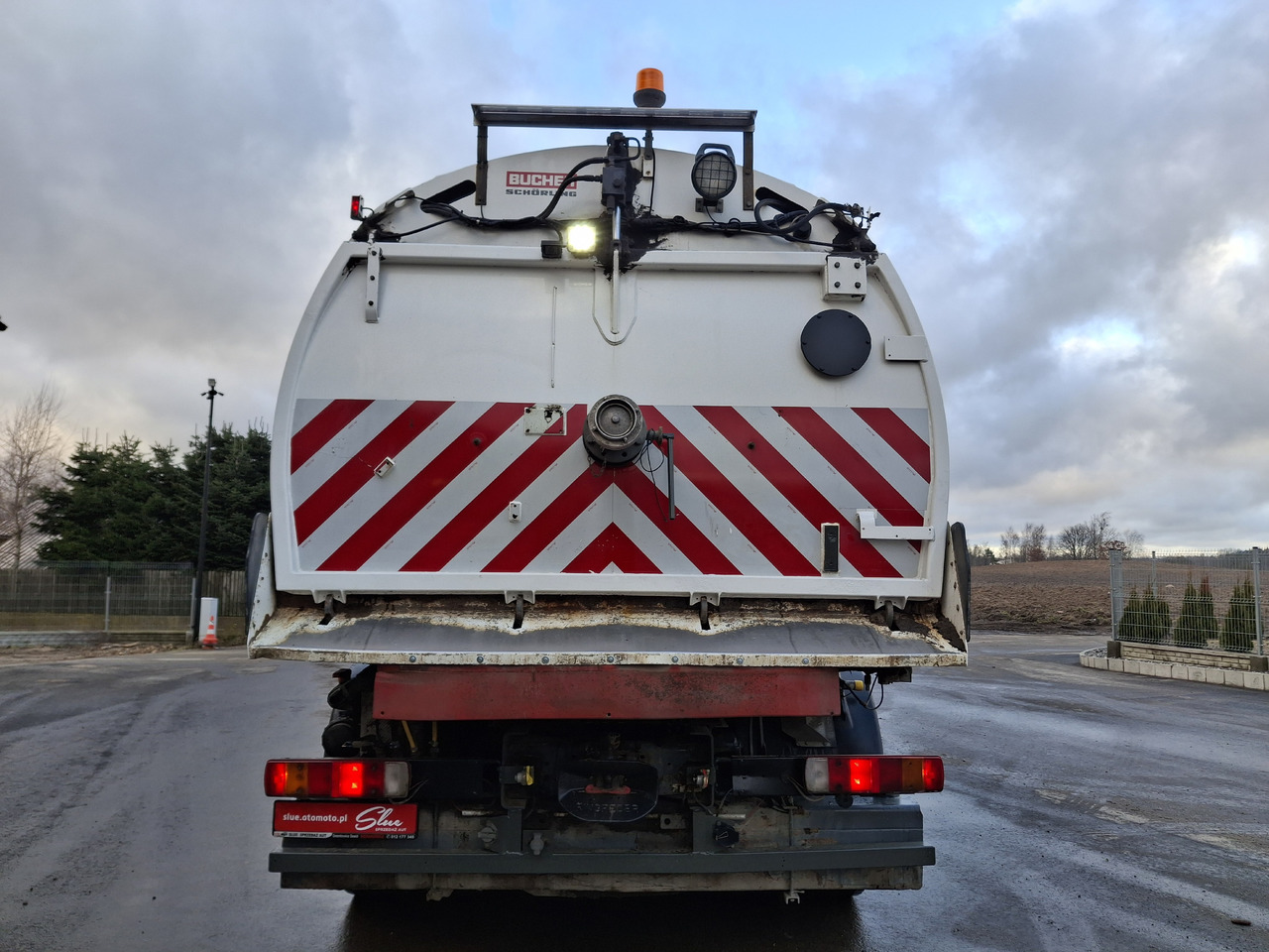 SCANIA 94G Zamiatarka Kehrmaschine BUCHER L/R Frontbürste 2 Motoren Odchwaszczarka Przednia Szczotka - سياره كنس شوارع: صورة 4 SCANIA 94G Zamiatarka Kehrmaschine BUCHER L/R Frontbürste 2 Motoren Odchwaszczarka Przednia Szczotka - سياره كنس شوارع: صورة 4