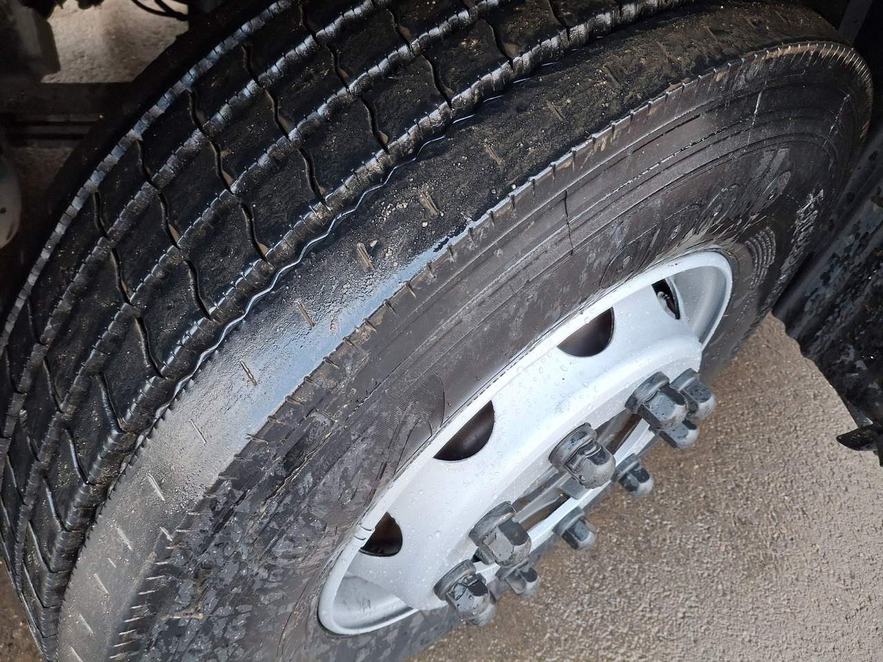 سياره كنس شوارع SCANIA 94G Zamiatarka Kehrmaschine BUCHER L/R Frontbürste 2 Motoren Odchwaszczarka Przednia Szczotka: صورة 14