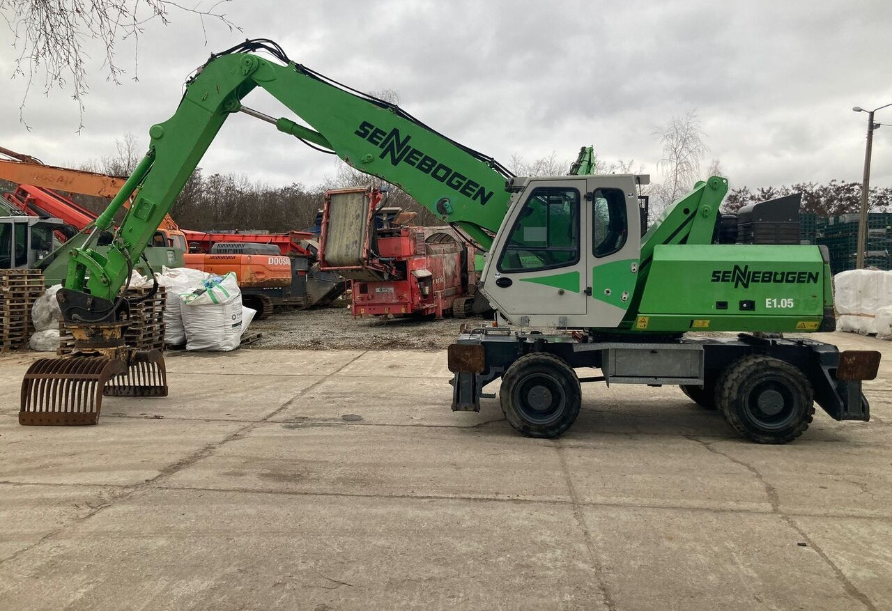 Sennebogen 818 M - معالج النفايات: صورة 1 Sennebogen 818 M - معالج النفايات: صورة 1