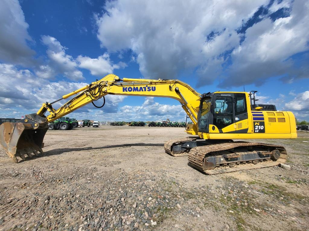 Komatsu PC210-11E0 - حفار زحاف: صورة 4 Komatsu PC210-11E0 - حفار زحاف: صورة 4