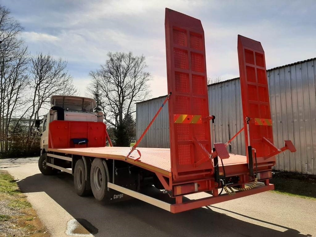 DAF 85.410 6X2 CAR TRANSPORTER - شاحنة نقل سيارات شاحنة: صورة 2 DAF 85.410 6X2 CAR TRANSPORTER - شاحنة نقل سيارات شاحنة: صورة 2
