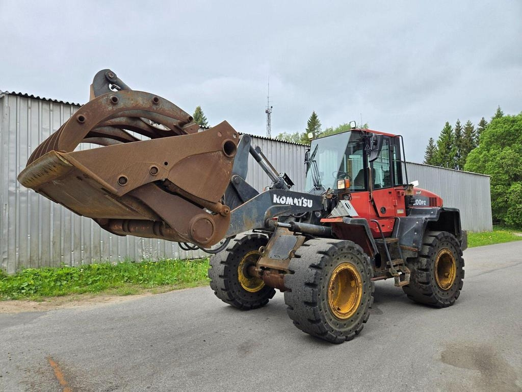 Komatsu WA200PZ-6 - اللودر بعجل: صورة 1 Komatsu WA200PZ-6 - اللودر بعجل: صورة 1