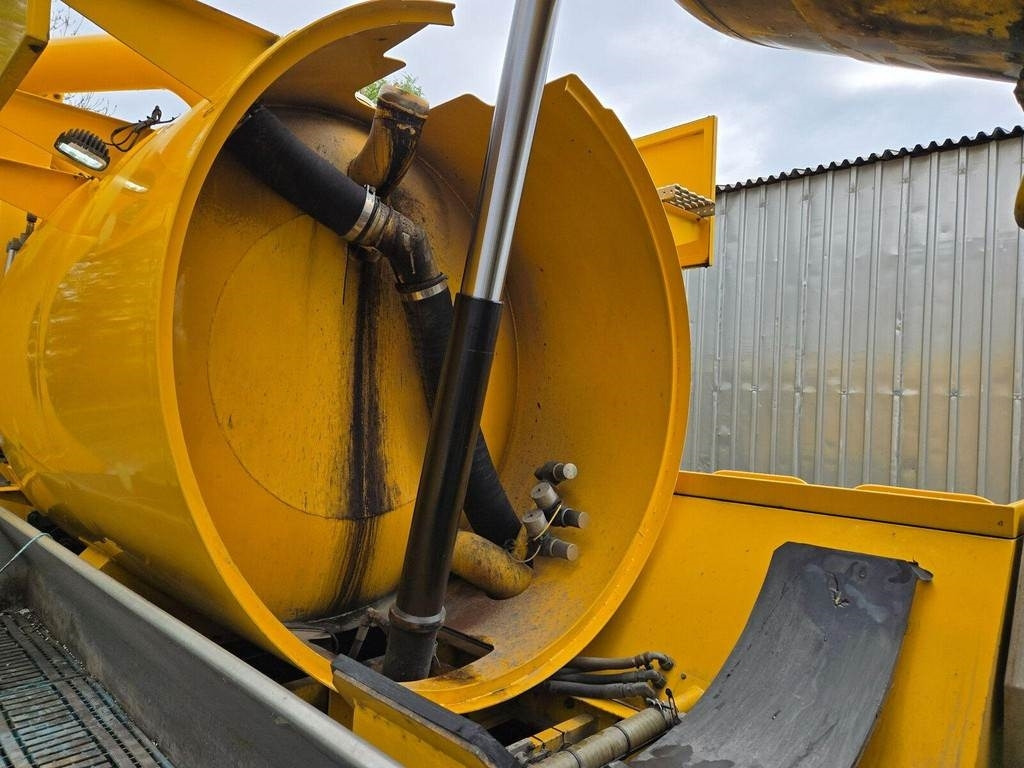 Scania R420 6X2 ADR AMPHITECH VORTEX 13m³ - شاحنة الشفط: صورة 4 Scania R420 6X2 ADR AMPHITECH VORTEX 13m³ - شاحنة الشفط: صورة 4