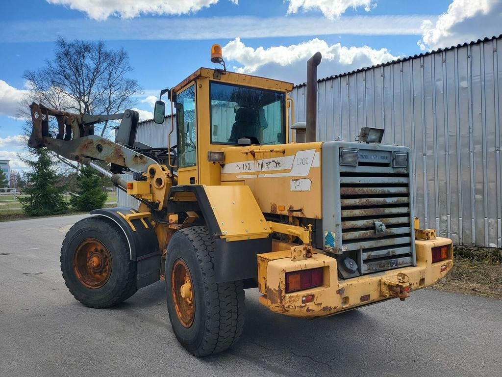 اللودر بعجل Volvo BM L70C: صورة 6
