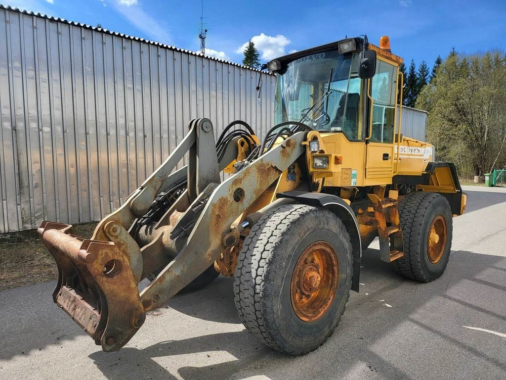 اللودر بعجل Volvo BM L70C: صورة 9