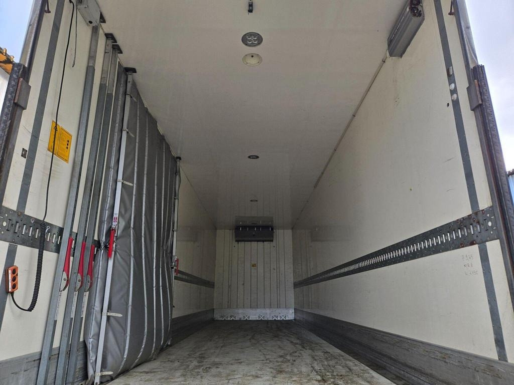 Volvo FH460 6X2 CARRIER 1050 - شاحنة الفريزر: صورة 4 Volvo FH460 6X2 CARRIER 1050 - شاحنة الفريزر: صورة 4