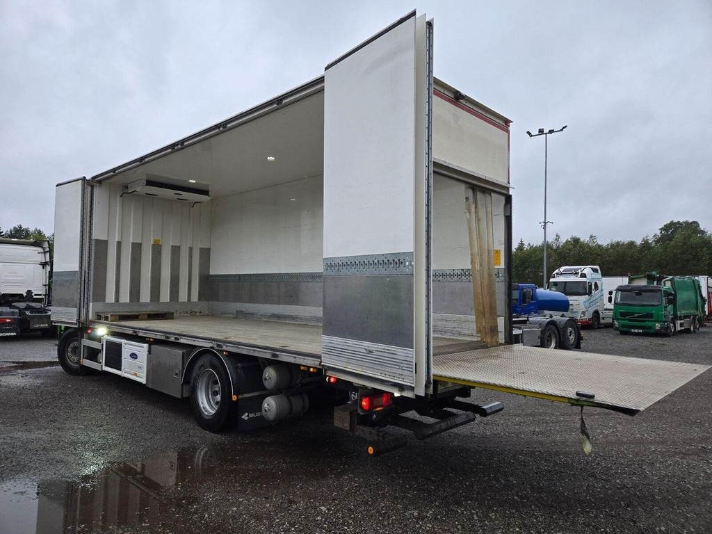 Volvo FM370 4X2 CARRIER 1150 SIDEOPENING  - شاحنة الفريزر: صورة 3 Volvo FM370 4X2 CARRIER 1150 SIDEOPENING  - شاحنة الفريزر: صورة 3