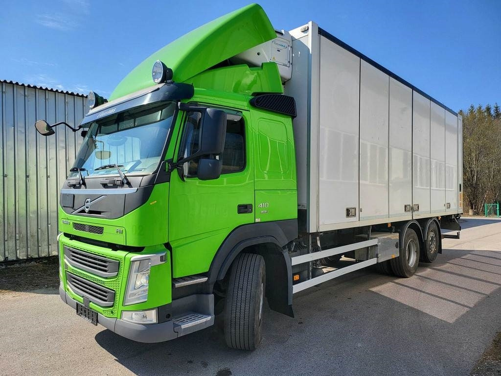 Volvo FM410 6X2 CARRIER SIDEOPENING - شاحنة الفريزر: صورة 4 Volvo FM410 6X2 CARRIER SIDEOPENING - شاحنة الفريزر: صورة 4