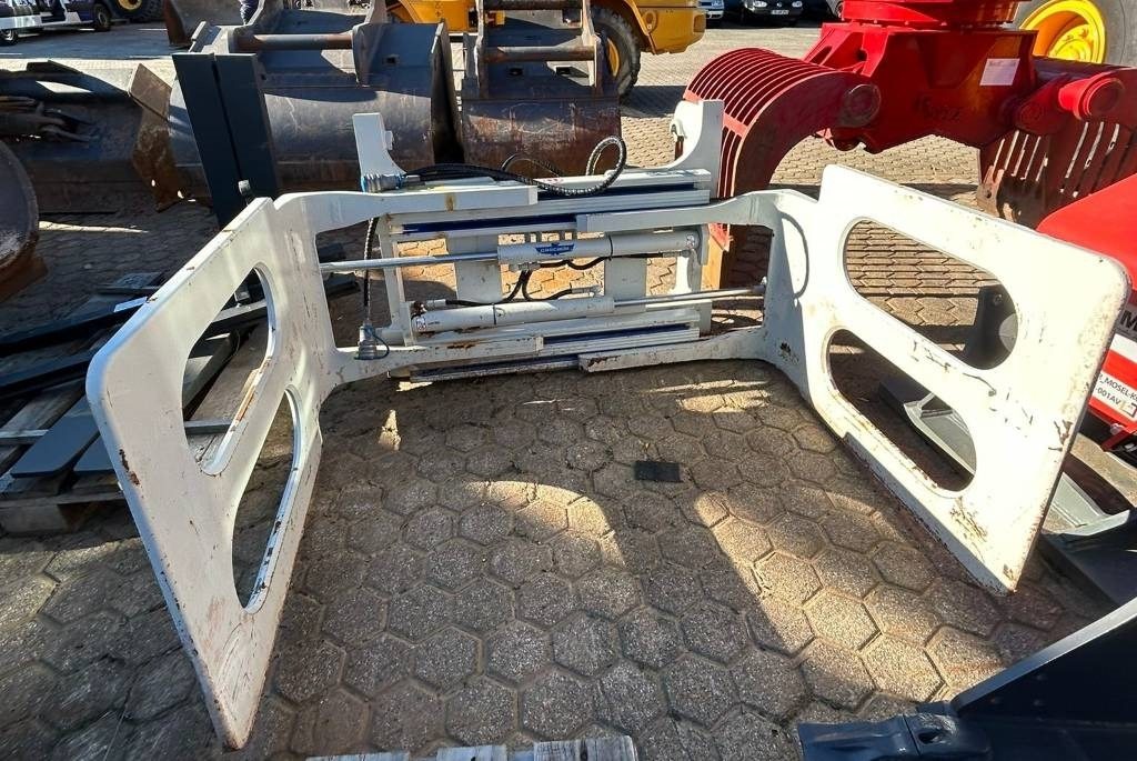 Cascade 18J-BCB-Ballenklammer für Radlader - كُلَّاب - آلات البناء: صورة 1 Cascade 18J-BCB-Ballenklammer für Radlader - كُلَّاب - آلات البناء: صورة 1