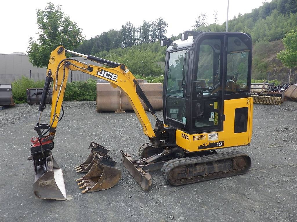 JCB 19 C-1 - حفارة مُصَّغرة: صورة 1 JCB 19 C-1 - حفارة مُصَّغرة: صورة 1