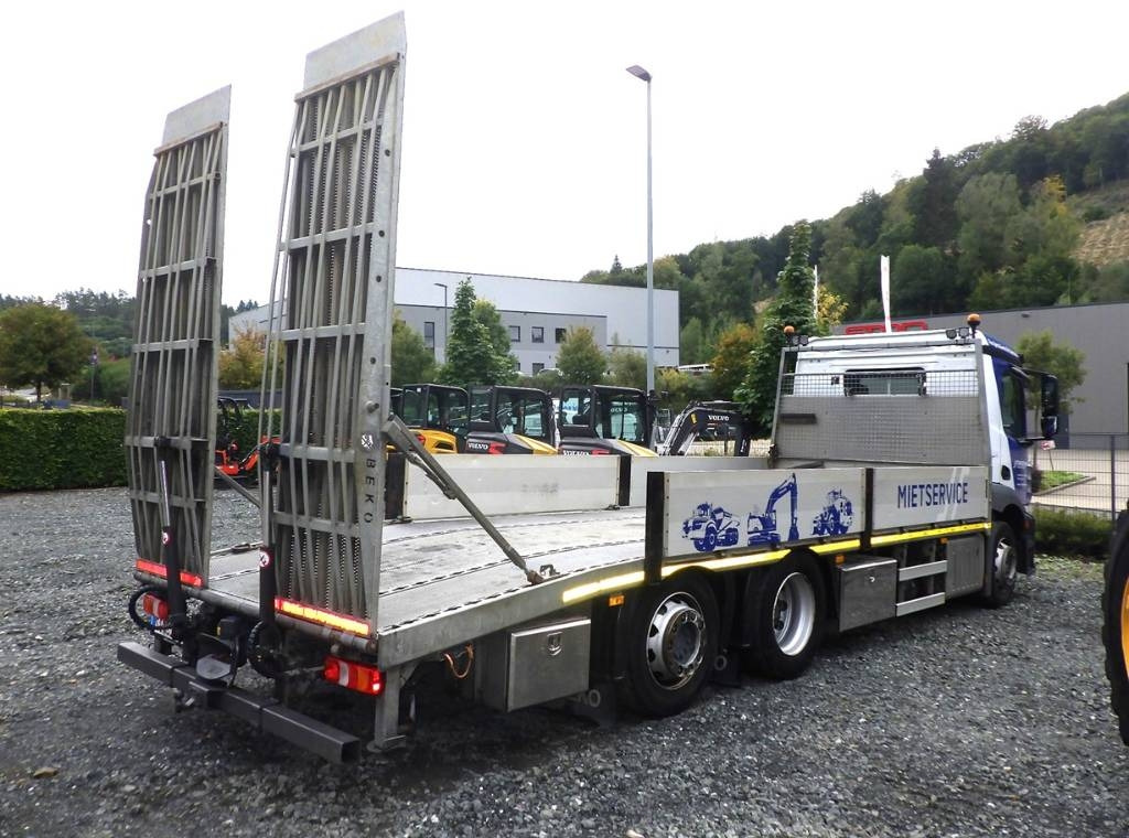 Mercedes-Benz Antos 2533 L Maschinentransporter  - شاحنة نقل سيارات شاحنة: صورة 5 Mercedes-Benz Antos 2533 L Maschinentransporter  - شاحنة نقل سيارات شاحنة: صورة 5
