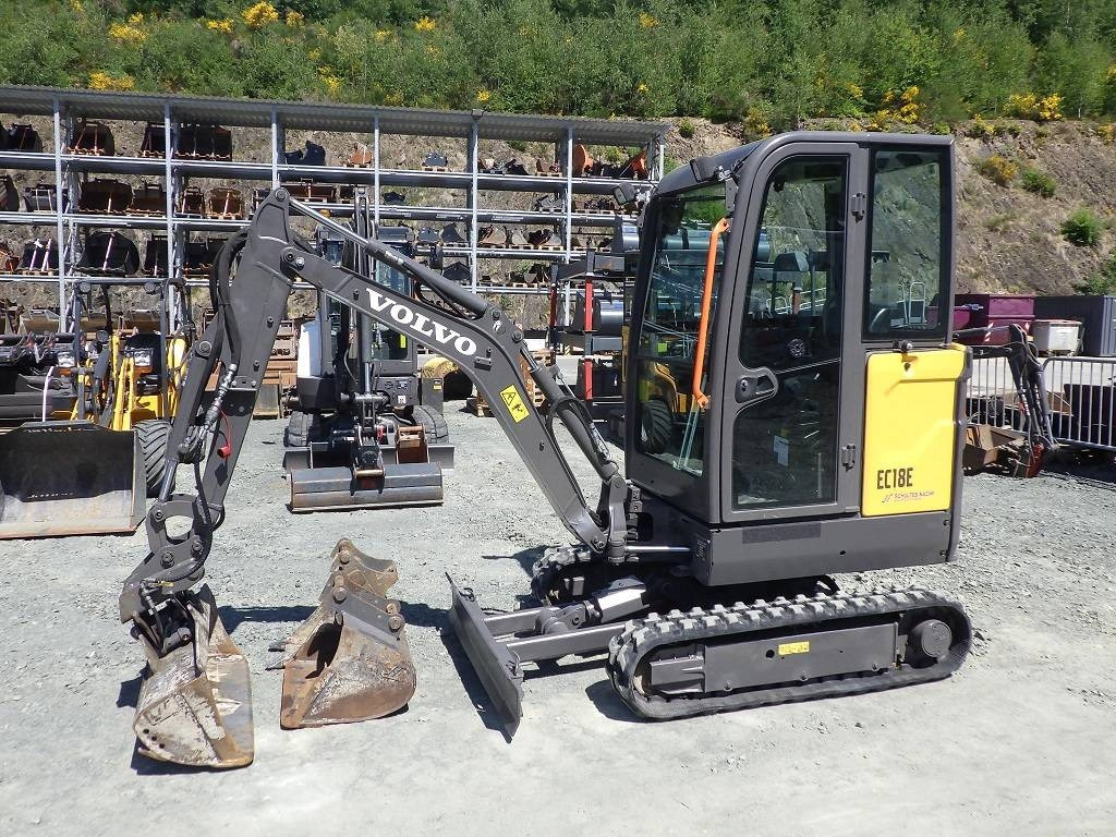 Volvo EC 18 E - حفارة مُصَّغرة: صورة 1 Volvo EC 18 E - حفارة مُصَّغرة: صورة 1