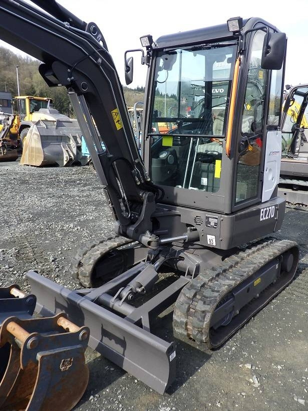 Volvo EC 27 D mit Powertilt - حفارة مُصَّغرة: صورة 2 Volvo EC 27 D mit Powertilt - حفارة مُصَّغرة: صورة 2